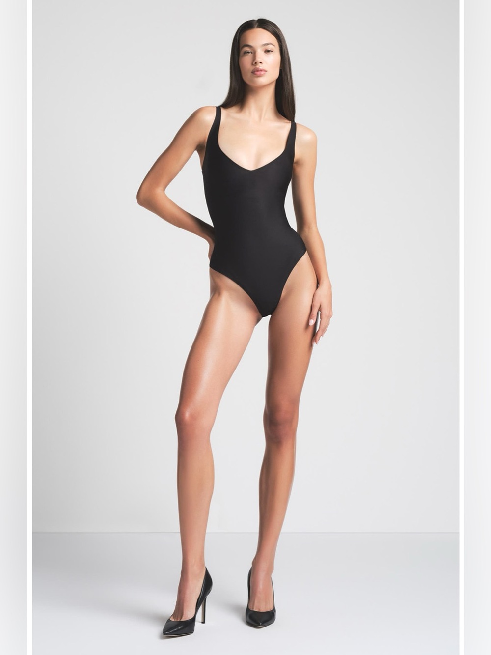SKIMS Body Core Sculpt Plunge Bodysuit - Picture 2 of 12